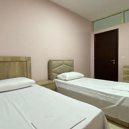 Ona'S Apartments Lushnjë 外观 照片