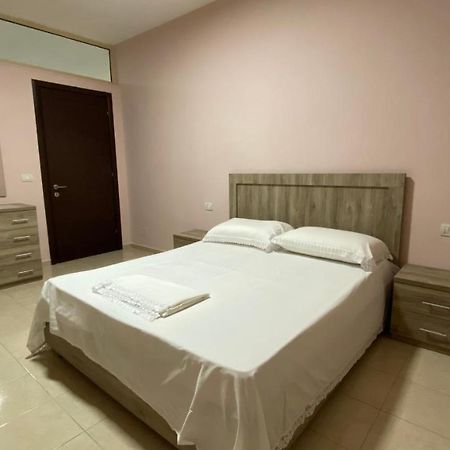 Ona'S Apartments Lushnjë 外观 照片