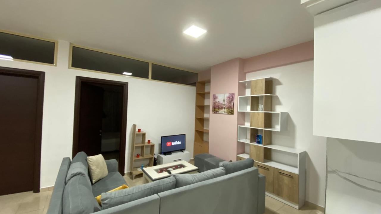 Ona'S Apartments Lushnjë 外观 照片