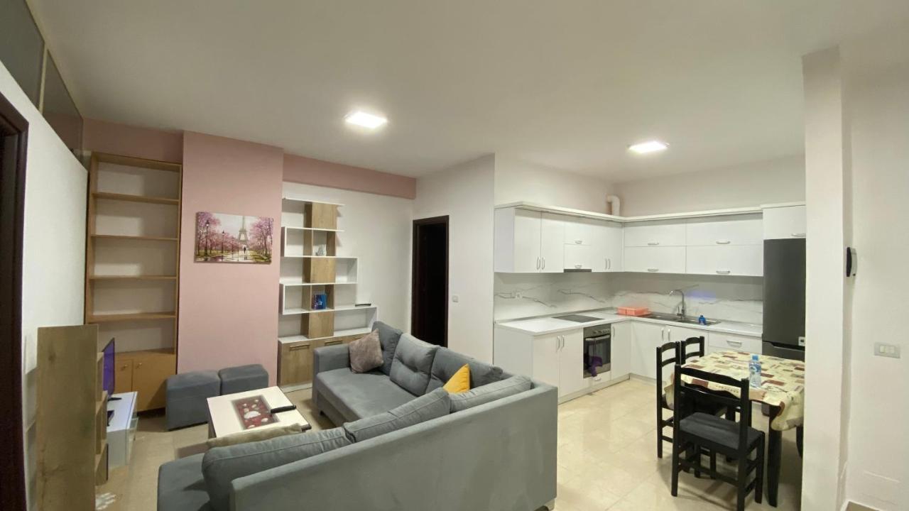 Ona'S Apartments Lushnjë 外观 照片