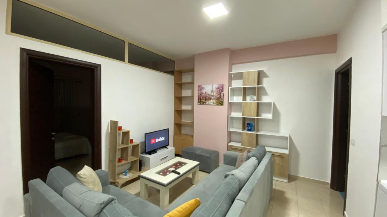 Ona'S Apartments Lushnjë 外观 照片