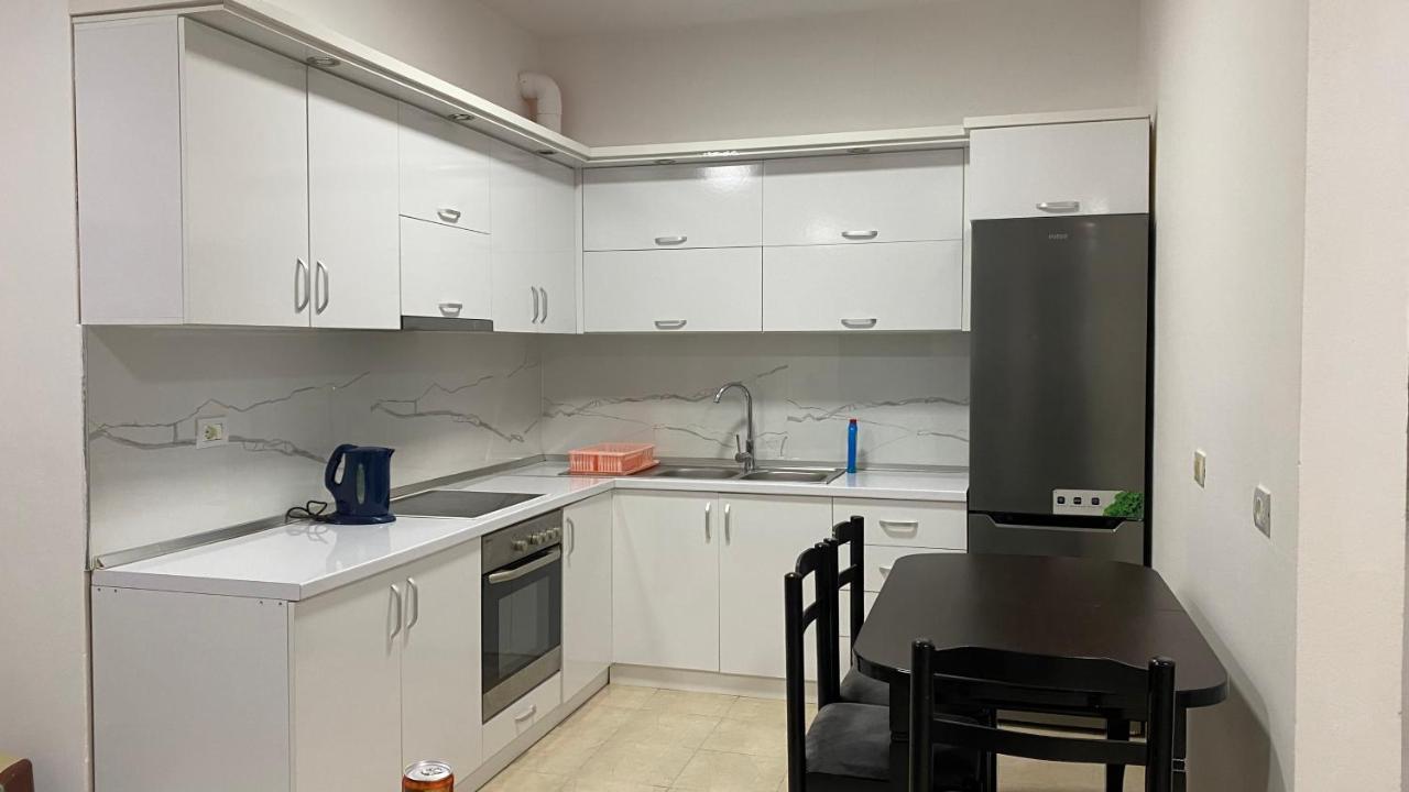 Ona'S Apartments Lushnjë 外观 照片