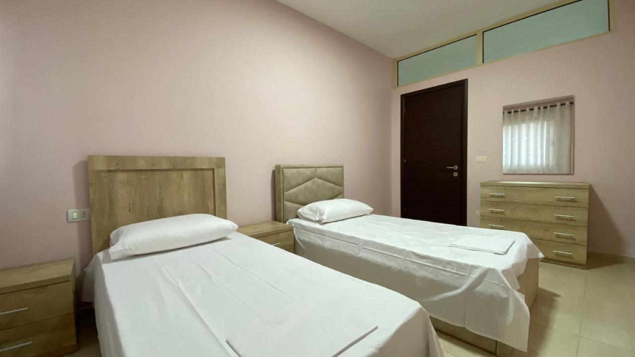 Ona'S Apartments Lushnjë 外观 照片